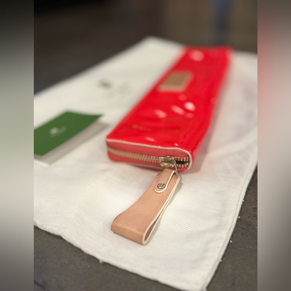 Fab Kate Spade New York ‘Lalla’ Hot/Neon Pink Patent Leather Clutch Baguette